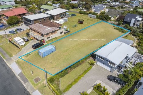 Photo of property in 20 Melandra Road, Stanmore Bay, Whangaparaoa, 0932