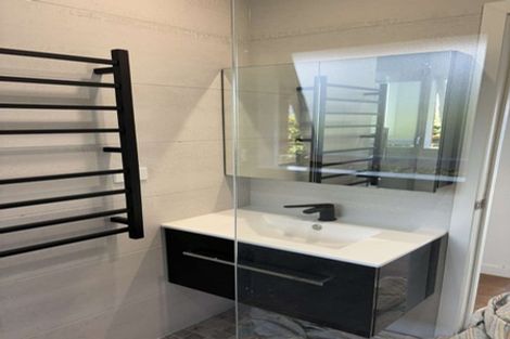 Photo of property in 2/45 Rawhiti Road, One Tree Hill, Auckland, 1061