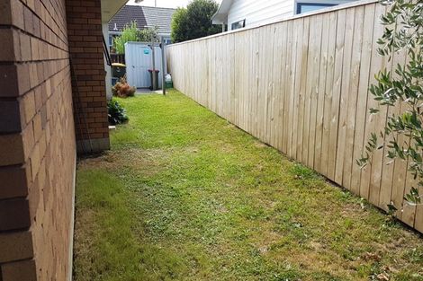 Photo of property in 1/34 Dale Crescent, Pakuranga, Auckland, 2010