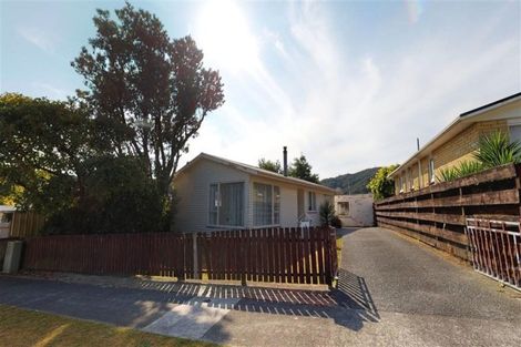 Photo of property in 15 Mitimiti Grove, Wainuiomata, Lower Hutt, 5014