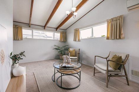 Photo of property in 53 Wikiriwhi Crescent, Awapuni, Palmerston North, 4412