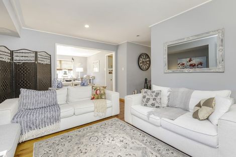 Photo of property in 8 Miro Place, Waiuku, 2123