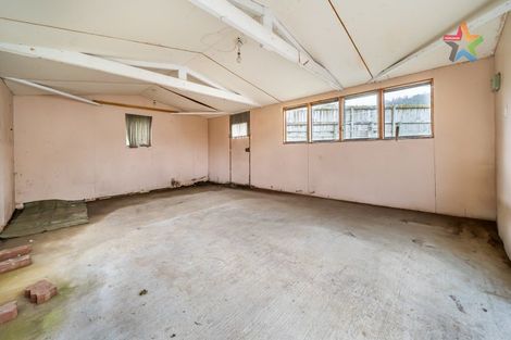 Photo of property in 385 Stokes Valley Road, Stokes Valley, Lower Hutt, 5019