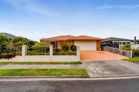 Photo of property in 1/9 Waiwera Place, Merrilands, New Plymouth, 4312