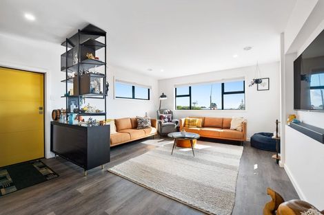 Photo of property in 482 Devon Street East, Strandon, New Plymouth, 4312