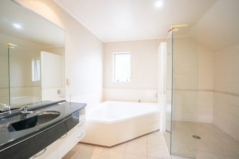 Photo of property in 4 Pastoral Lane, Hokowhitu, Palmerston North, 4410