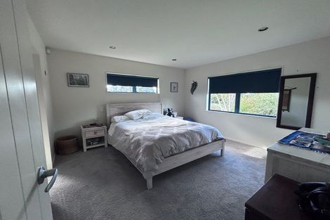 Photo of property in 4 Roberts Road, Matakatia, Whangaparaoa, 0930