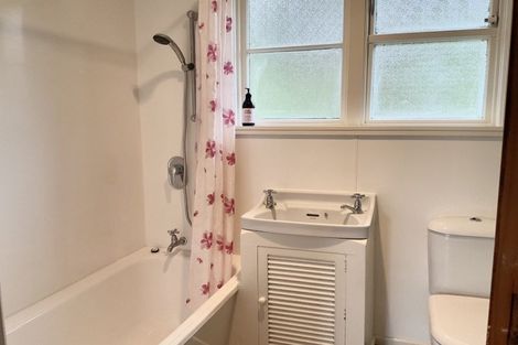 Photo of property in 48 Montgomery Avenue, Karori, Wellington, 6012