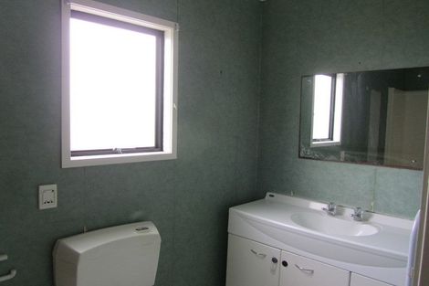 Photo of property in 23 Leiden Place, Totara Vale, Auckland, 0629