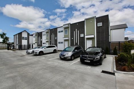 Photo of property in 15/10 Burrows Place, Frankton, Hamilton, 3204