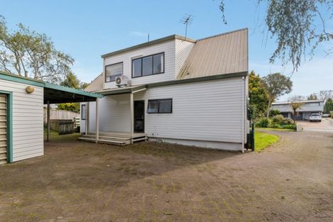 Photo of property in 4 Tirita Street, Kawaha Point, Rotorua, 3010