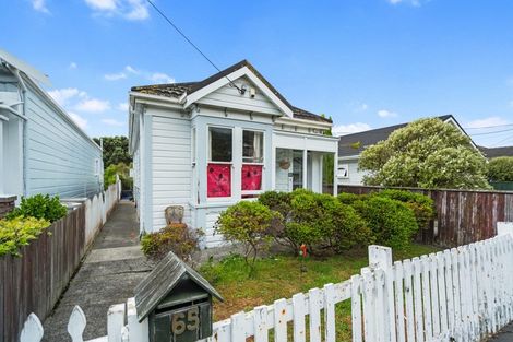 Photo of property in 65 Derwent Street, Island Bay, Wellington, 6023