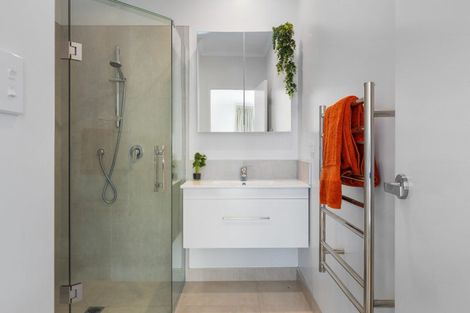 Photo of property in 28a Elizabeth Street, Orewa, 0931