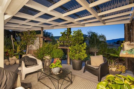 Photo of property in 2 Island View Terrace, Waikanae Beach, Waikanae, 5036