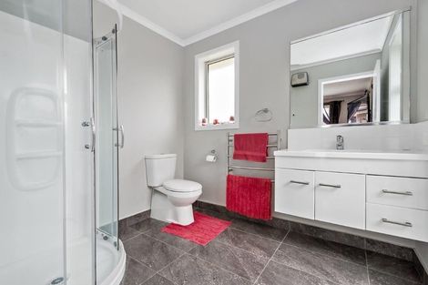 Photo of property in 21 Shillingford Boulevard, Rolleston, 7615