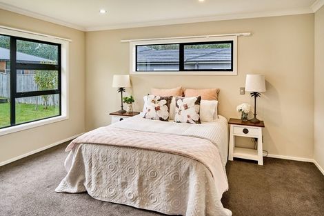 Photo of property in 96 Endeavour Drive, Whitby, Porirua, 5024