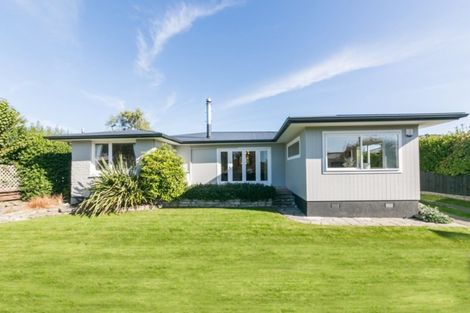 Photo of property in 11 Lipscombe Crescent, Havelock North, 4130
