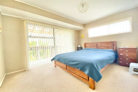 Photo of property in 9a Hutchinsons Road, Bucklands Beach, Auckland, 2014