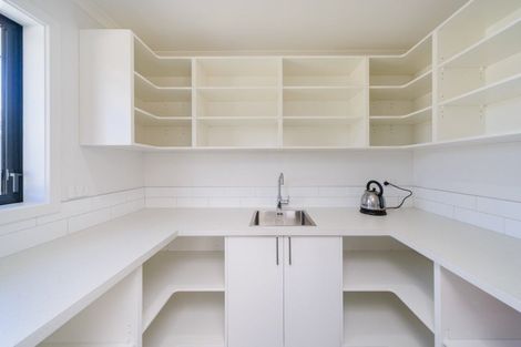 Photo of property in 1 Rangeview Drive, Kelvin Grove, Palmerston North, 4414