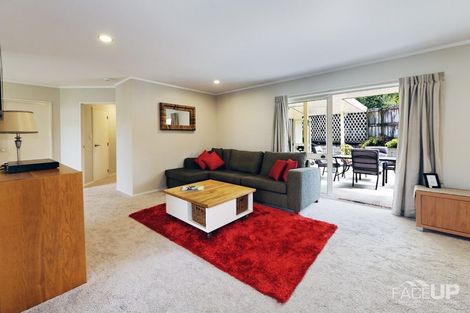 Photo of property in 9 Harbour Lights Close, West Harbour, Auckland, 0618