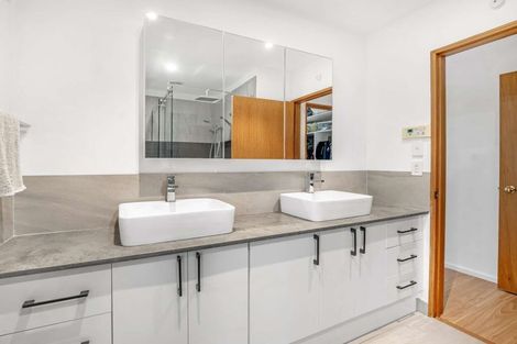 Photo of property in 43 Durrell Way, Rolleston, 7614