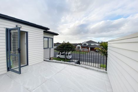 Photo of property in 23 Baverstock Road, Flat Bush, Auckland, 2016