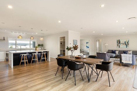 Photo of property in 13 Dulverton Rise, Flagstaff, Hamilton, 3210