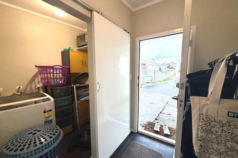 Photo of property in 21 Kamara Road, Glen Eden, Auckland, 0602