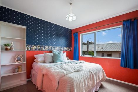 Photo of property in 8 Hicks Close, Whitby, Porirua, 5024