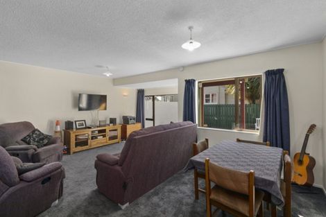 Photo of property in 2/17u Randwick Crescent, Moera, Lower Hutt, 5010