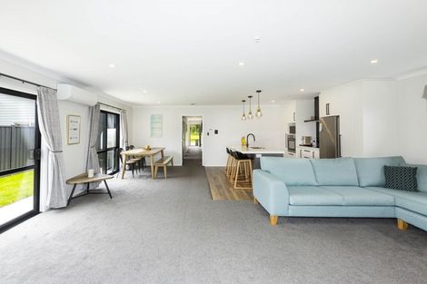 Photo of property in 11 Pattullo Crescent, Wallaceville, Upper Hutt, 5018