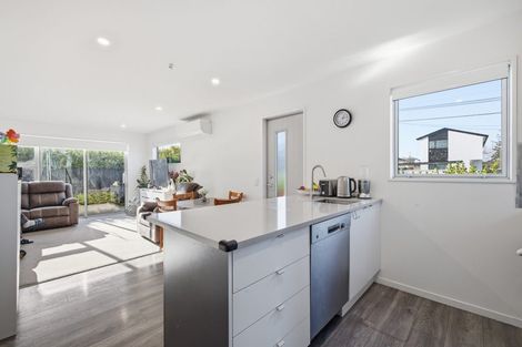 Photo of property in 1/51 Hills Road, Edgeware, Christchurch, 8013