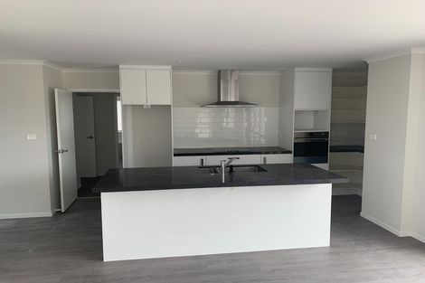 Photo of property in 16 Anglers Way, Omokoroa, 3114