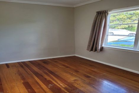 Photo of property in 2 Carleton Terrace, Tawa, Wellington, 5028