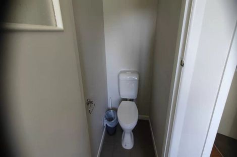 Photo of property in 3 Yeovil Road, Te Atatu Peninsula, Auckland, 0610