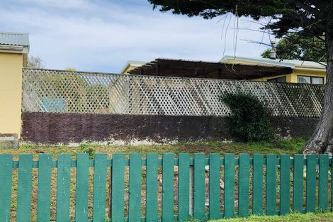 Photo of property in 32 Rangiora Street, Castlecliff, Whanganui, 4501