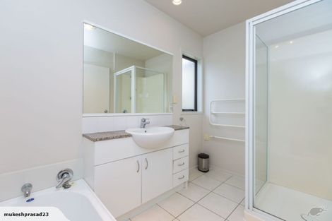 Photo of property in 1/18 Alicante Avenue, Hillpark, Auckland, 2102