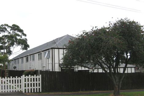 Photo of property in 2/9 Miro Street, New Lynn, Auckland, 0600