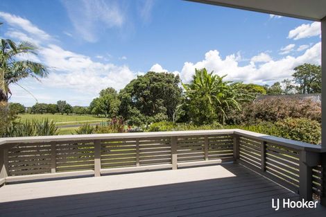 Photo of property in 136 Athenree Road, Athenree, Katikati, 3177