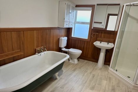 Photo of property in 90 Maupuia Road, Maupuia, Wellington, 6022