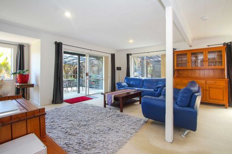 Photo of property in 1/18 Teviot Place, Totara Vale, Auckland, 0629