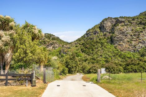 Photo of property in Manuka Grove, 13 Ewing Place, Albert Town, Wanaka, 9305