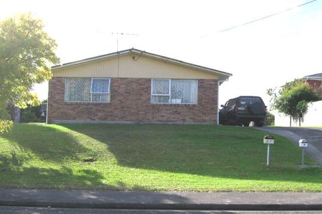 Photo of property in 1/7 Sylvan Crescent, Te Atatu South, Auckland, 0610
