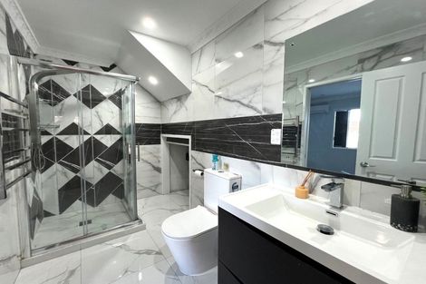 Photo of property in 15 Carn Place, Weymouth, Auckland, 2103