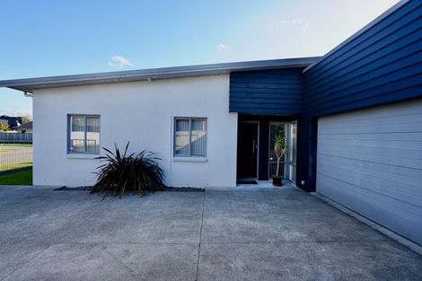 Photo of property in 27 Rosalie Terrace, Kelvin Grove, Palmerston North, 4414