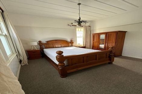 Photo of property in 5 Gilbert Street, New Plymouth, 4310