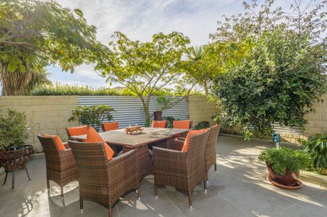 Photo of property in 33 Bottle Lake Drive, Parklands, Christchurch, 8083