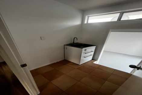 Photo of property in 1/7 Yarra Place, Botany Downs, Auckland, 2010