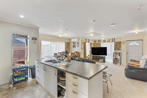 Photo of property in 2 Maire Street, Gonville, Whanganui, 4501