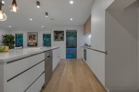 Photo of property in 38 Mooring Close, Whitby, Porirua, 5024